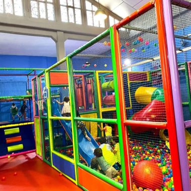 El recreo parque de bolas en Sevilla