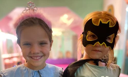 fiesta de princesas y super heroes-en-el-parque-infantil-el-recreo