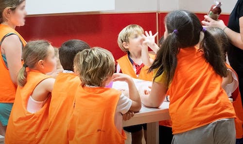 un taller-de-ciencia-en-el-parque-infantil-el-recreo
